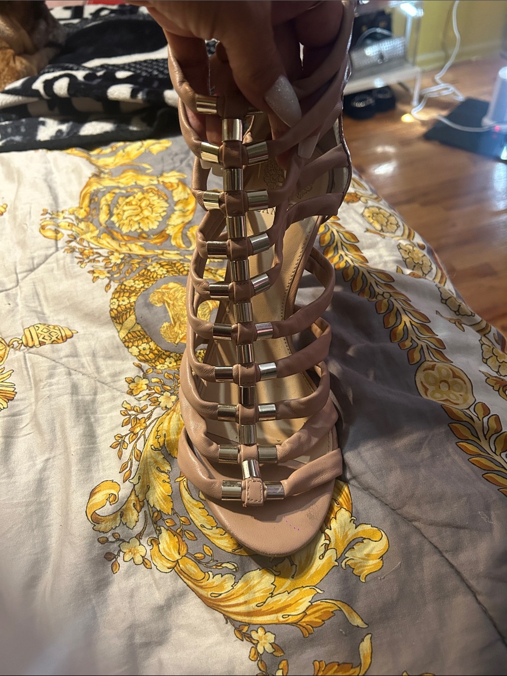 Women’s Strappy Vince Camuto Gladiator Sandal in Blush Pink size 11